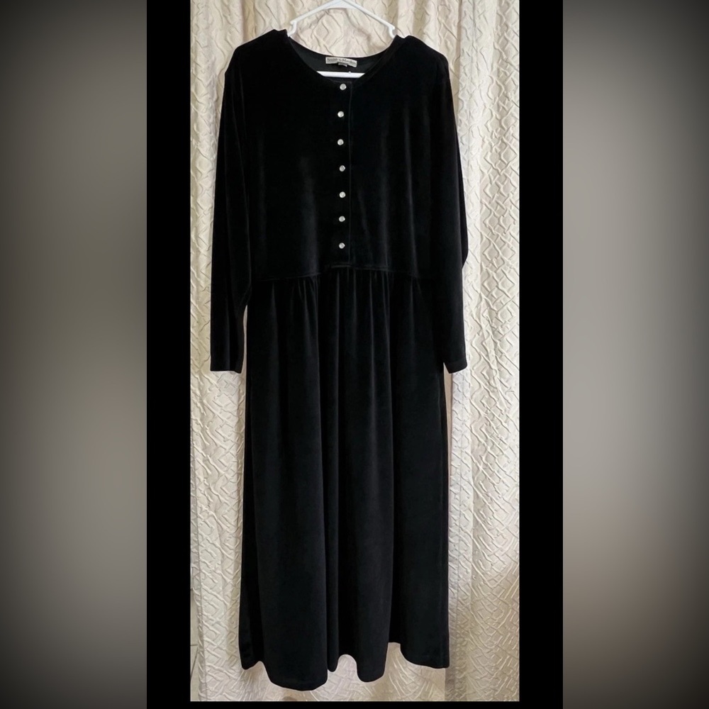 Vintage Smith & Hawken Black Velvet Maxi Dress L Pearl Snaps Goth Witchy Cottage